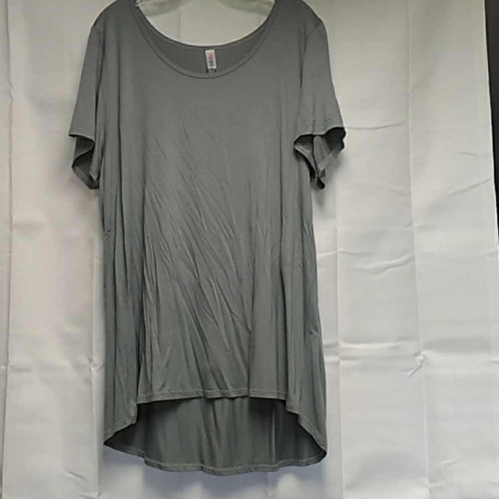 Lularoe classic tee